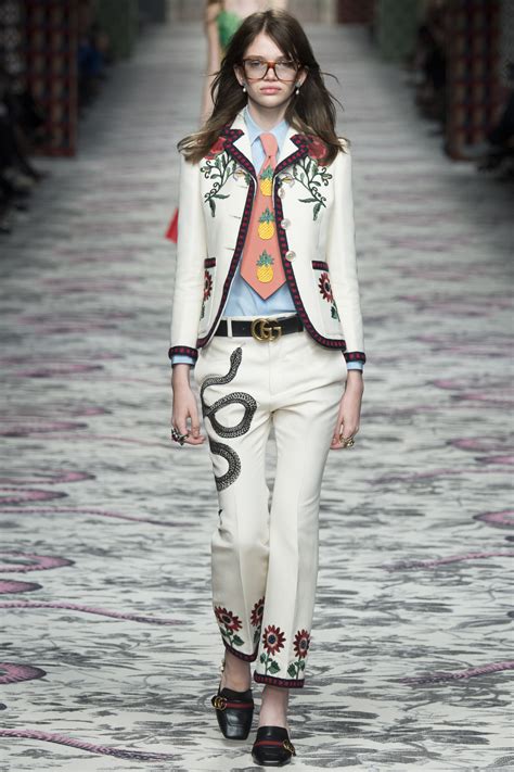 gucci women's outfit.